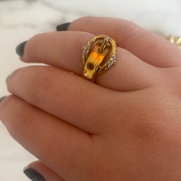 Henri Bendel gold buckle ring size ~6 ⭐️💍✨ - Picture 1 of 3